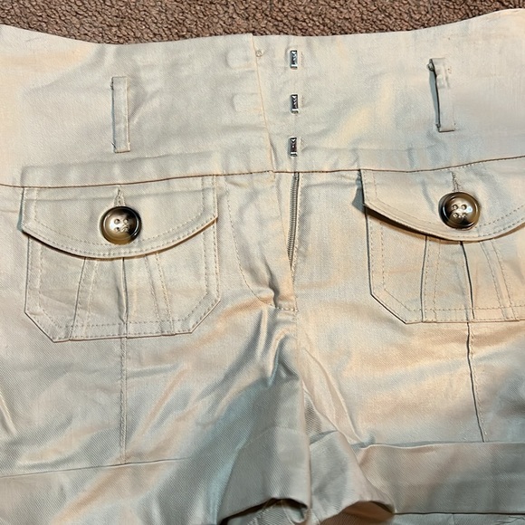 women's shorts, high waisted - Picture 2 of 5